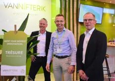 Erik van Wijk, Dikkie van Nifterik, and Theo Wolbrink gave some extra attention to their new label stick, the Trèsure. "The new bamboo label stick is offered more competitively than the plastic variants".